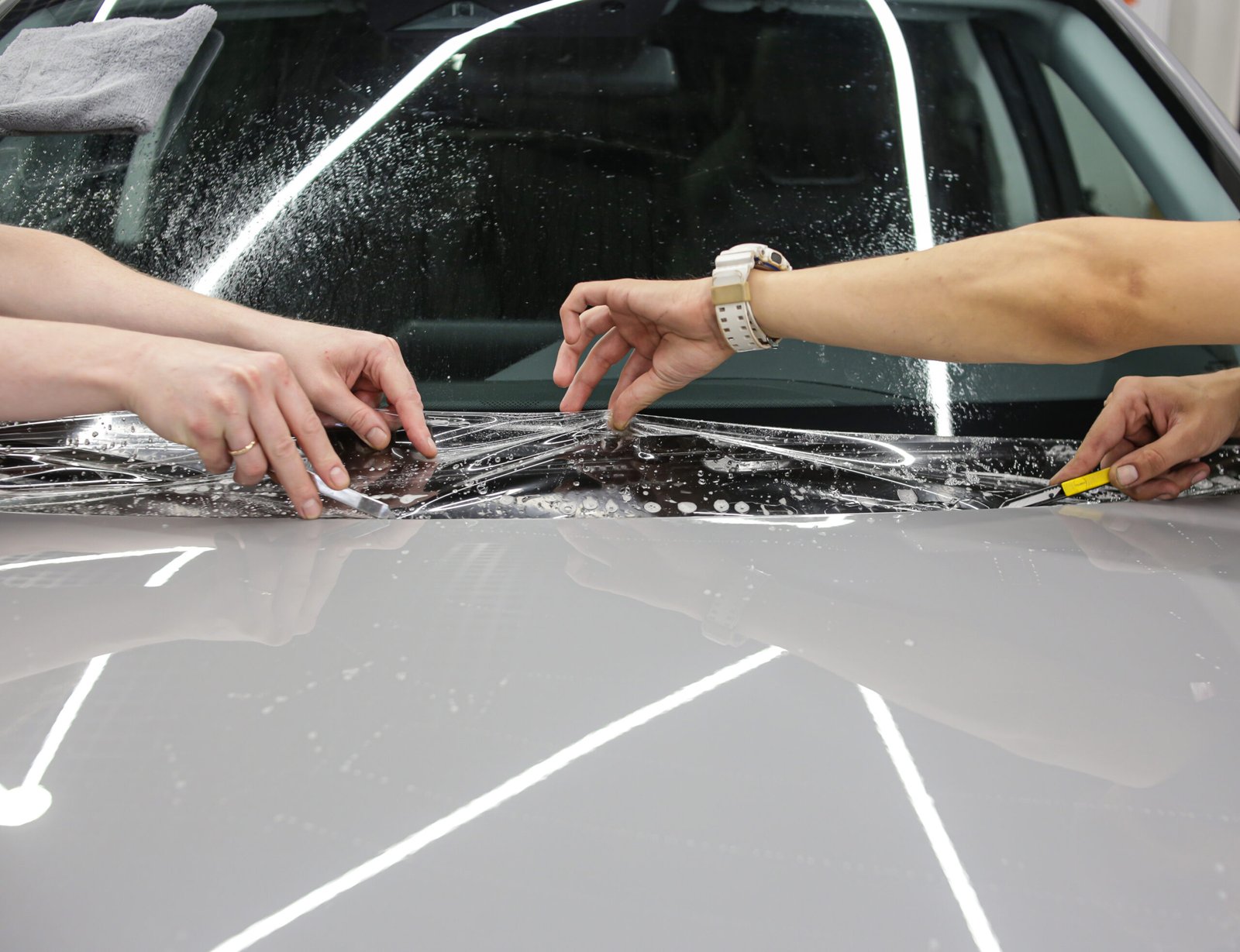 ppf-protective-film-against-chips-scratches-car-wrapping (1)